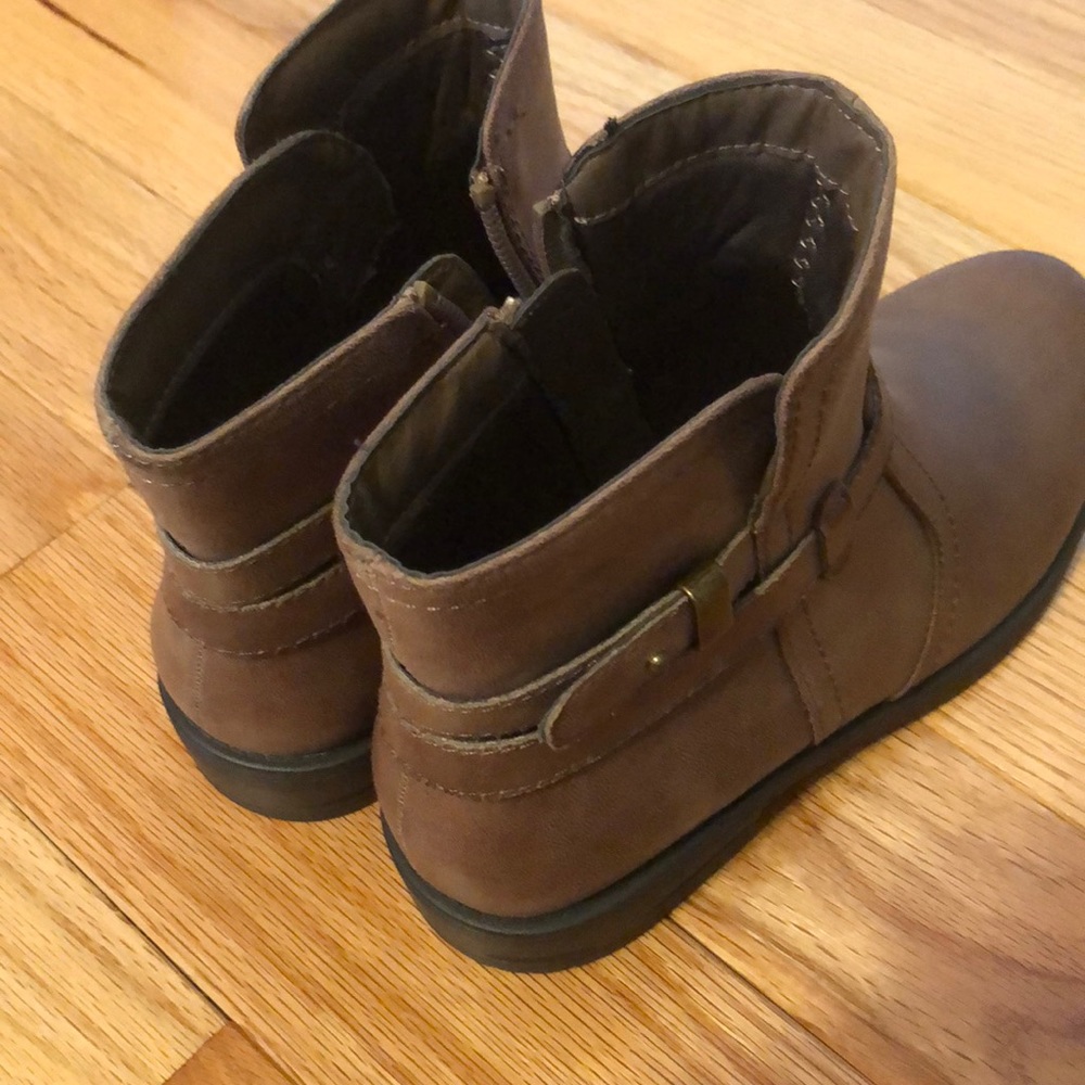 Adorable boots - Picture 2 of 10